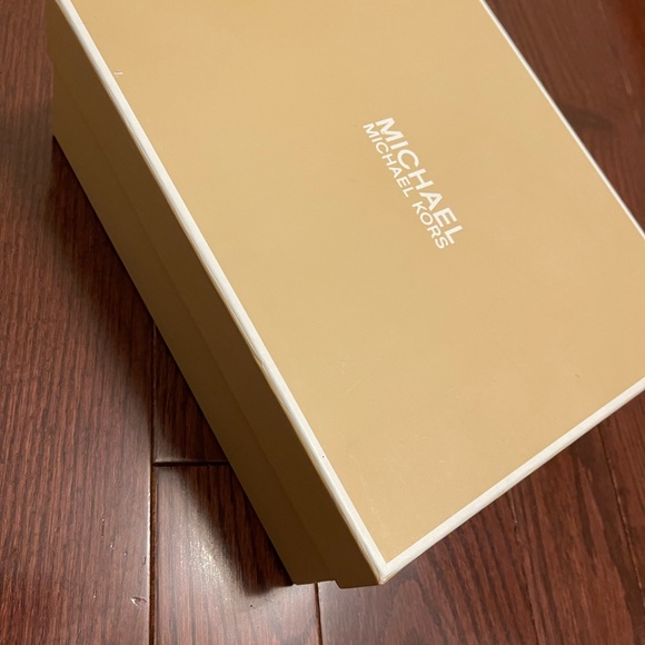 Michael Kors Talulah booties size 7 leather low heel - Picture 10 of 10